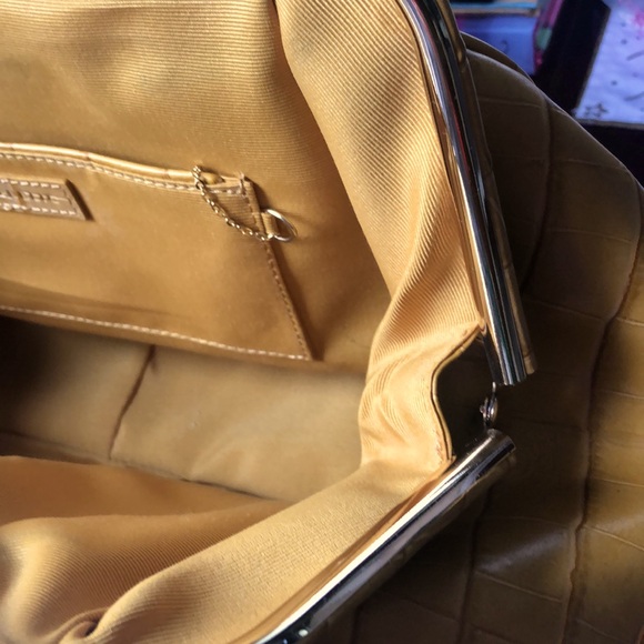 Banana Republic two-toned goldenrod color leather handbag - Picture 4 of 13